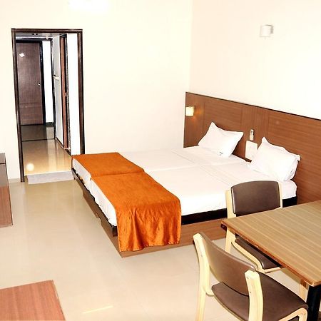 Hotel Century Executive Udupi Esterno foto