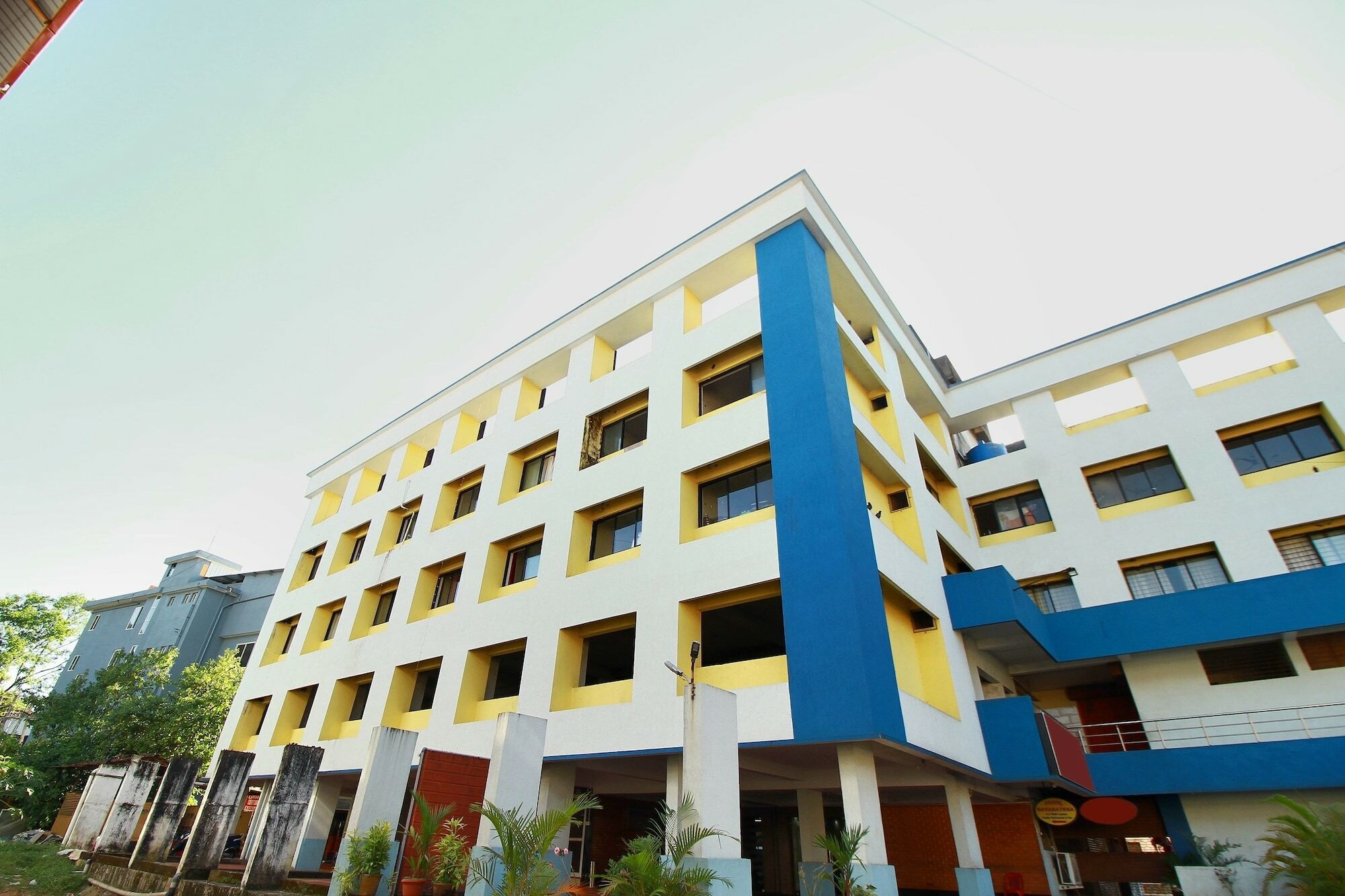 Hotel Century Executive Udupi Esterno foto